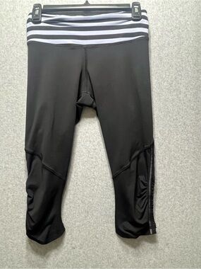 Lululemon Cropped Leggings Size 6 - Ruching & Mesh Detail - Black/Purple